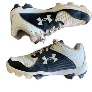Under Armour Lead off Low Baseball Cleats Youth 4